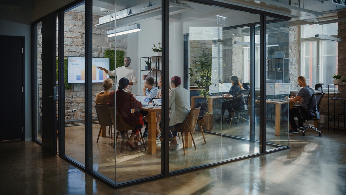 corinne-kutz-tMI2_-r5Nfo-unsplash Office workers